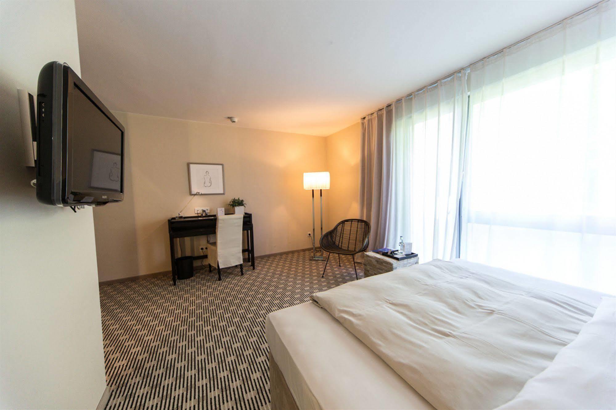Seehotel Ketsch Schwetzingen Kültér fotó